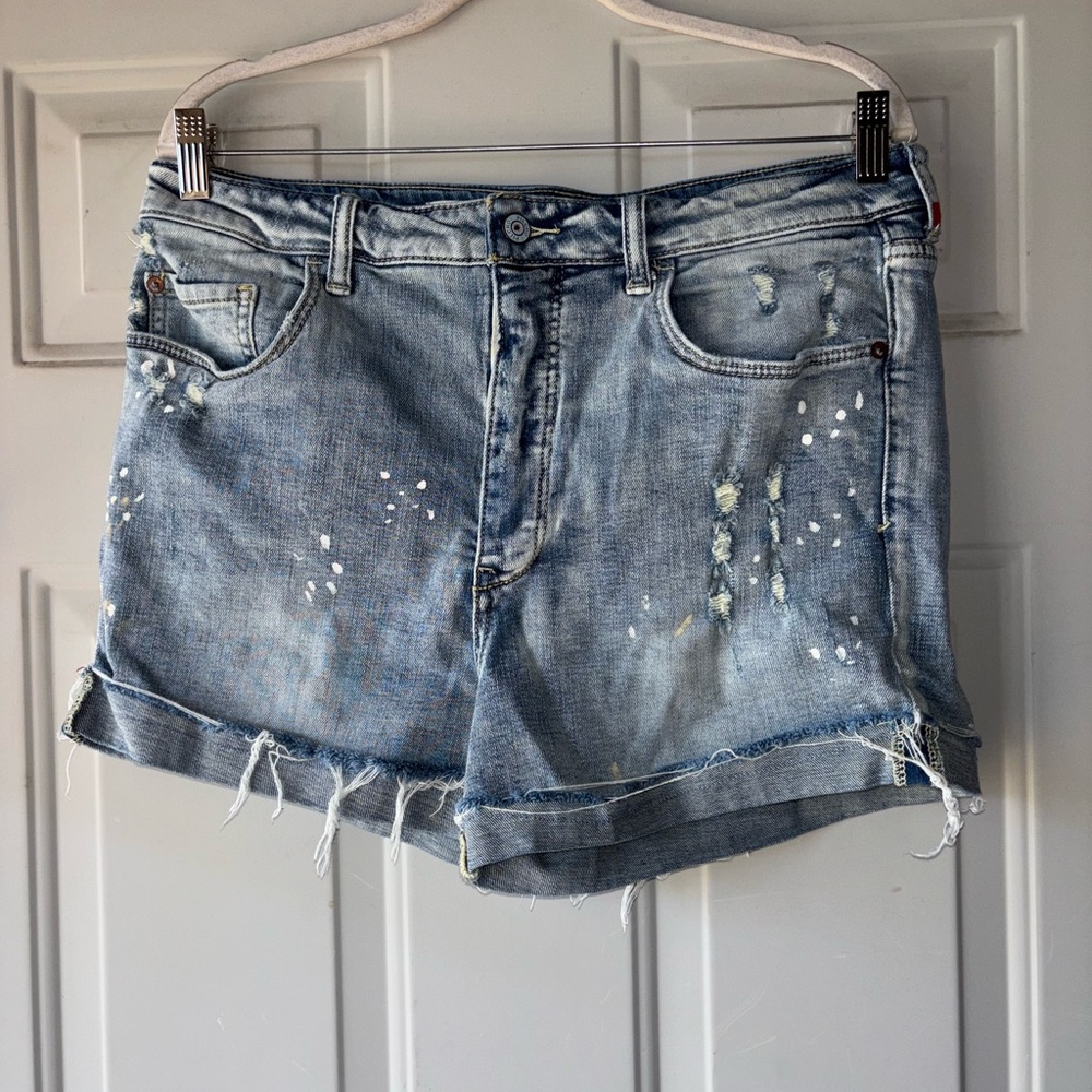Pilcro Anthropologie button-fly denim shorts size 32